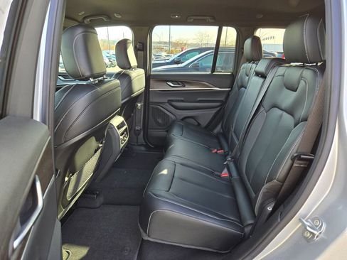 New 2025 Jeep Grand Cherokee Limited image 28