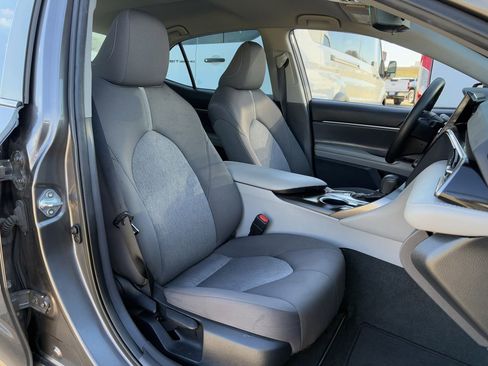 Used 2023 Toyota Camry LE image 29