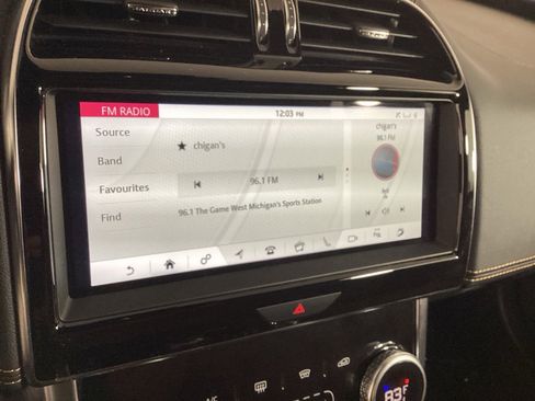 Used 2020 Jaguar XE R-Dynamic S image 32