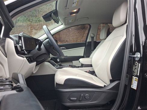 Used 2023 Kia Sportage EX image 14