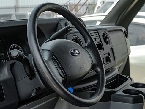 Used 2014 Ford E-350 and Econoline 350 Super Duty image 17