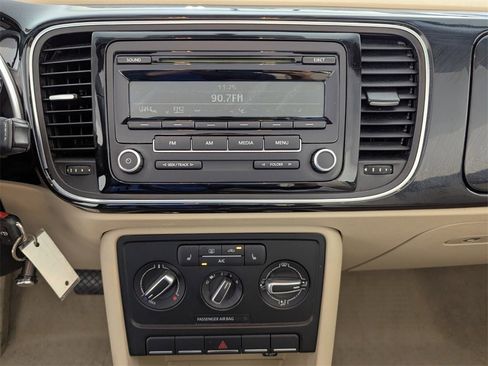 Used 2013 Volkswagen Beetle 2.5 image 19