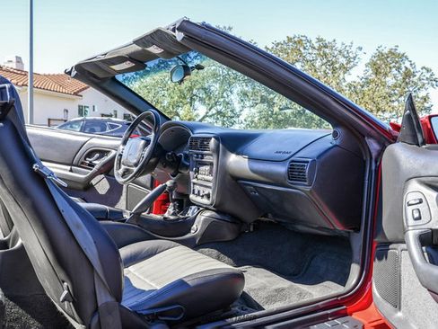 Used 2002 Chevrolet Camaro Z28 w/ SS Performance/Appearance Pkg RWD image 35