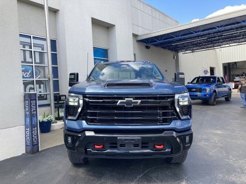Used 2025 Chevrolet Silverado 2500 LTZ w/ Trail Boss Package AWD/4WD image 2
