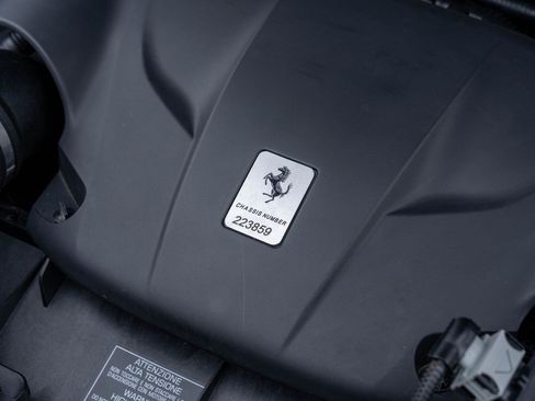 Used 2017 Ferrari California T RWD image 24