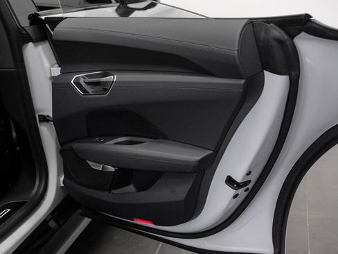 Used 2024 Audi e-tron GT Prestige image 48