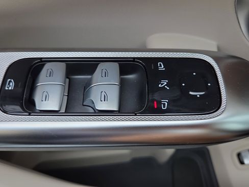 New 2026 Mercedes-Benz GLC 300 image 33