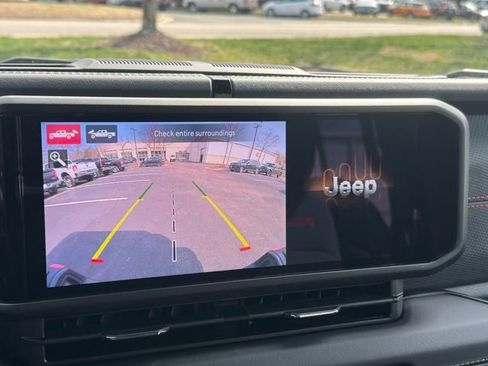 Used 2025 Jeep Gladiator Rubicon w/ Safety Group image 27