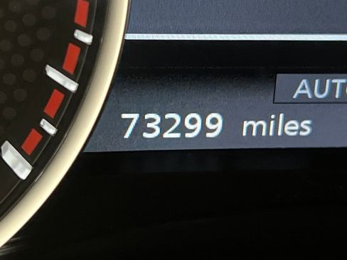 Used 2023 Nissan Armada SL w/ Captain's Chairs Package image 51