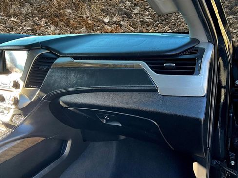 Used 2019 GMC Yukon XL Denali w/ Denali Ultimate Package image 16