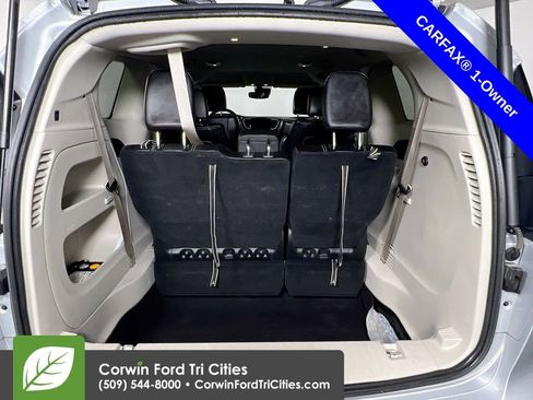 Used 2024 Chrysler Pacifica Touring-L image 14