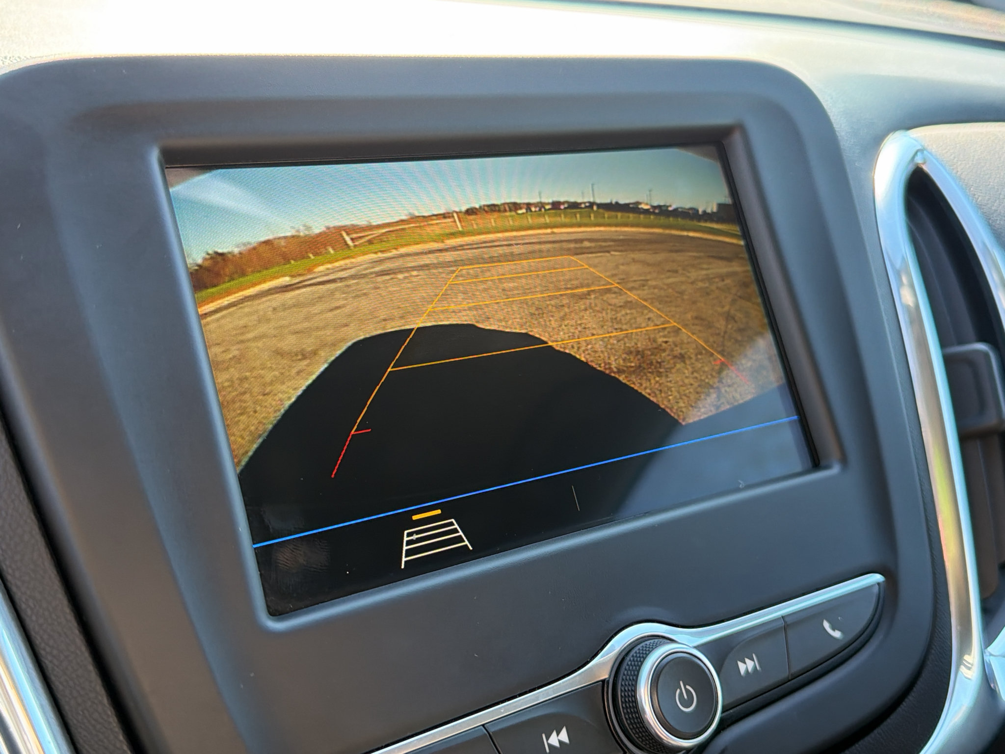 Used 2019 Chevrolet Equinox LT FWD image 24