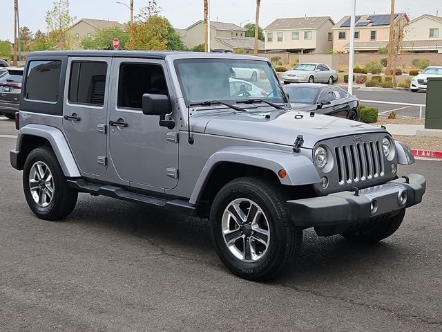 Used 2018 Jeep Wrangler Unlimited Sahara w/ Connectivity Group AWD/4WD image 3
