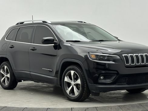 Used 2019 Jeep Cherokee Limited image 3
