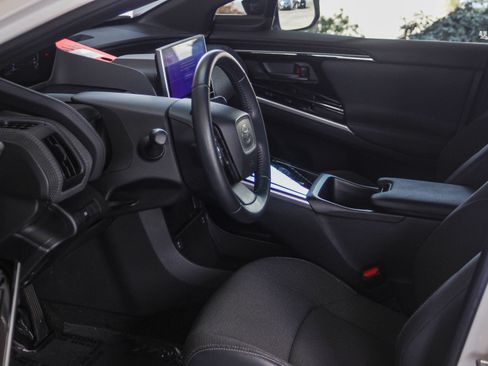 Used 2023 Toyota bZ4X XLE image 17