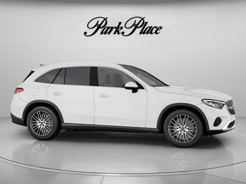 Used 2026 Mercedes-Benz GLC 300 image 29
