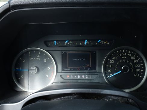 Used 2017 Ford F150 XLT w/ Trailer Tow Package image 25