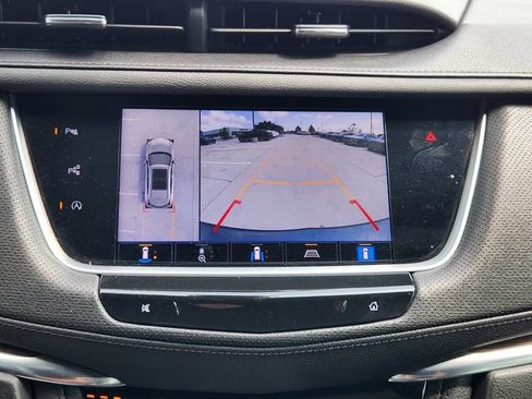 Used 2022 Cadillac XT5 Premium Luxury w/ Technology Package FWD image 12
