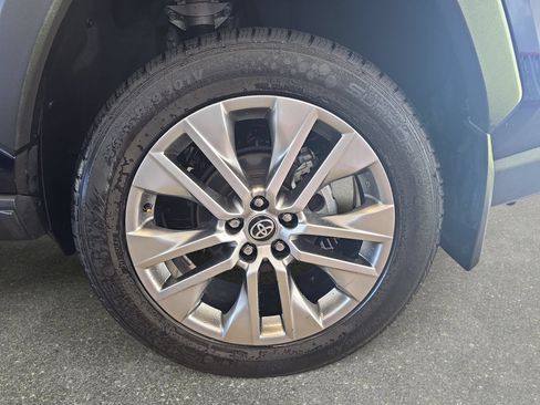 Used 2023 Toyota RAV4 XLE Premium FWD image 32