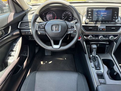 Used 2018 Honda Accord LX image 21