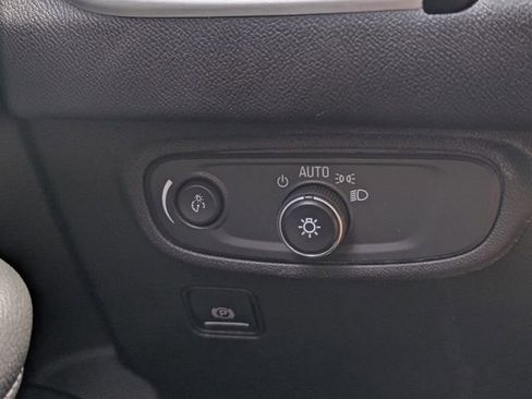 Used 2022 GMC Terrain SLE w/ Driver Convenience Package FWD image 29