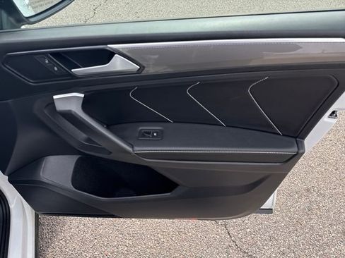 Certified 2023 Volkswagen Tiguan SE R-Line image 34