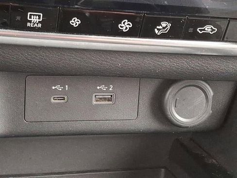 Used 2023 Nissan Rogue SV image 25