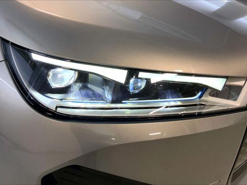 Used 2024 BMW iX xDrive50 w/ Premium Package AWD/4WD image 27
