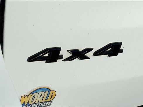 Used 2019 Jeep Grand Cherokee Altitude image 29