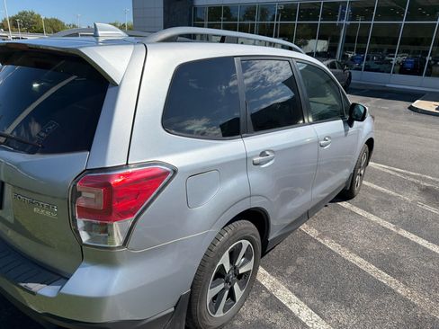 Used 2017 Subaru Forester 2.5i Premium w/ All-Weather Package AWD/4WD image 7