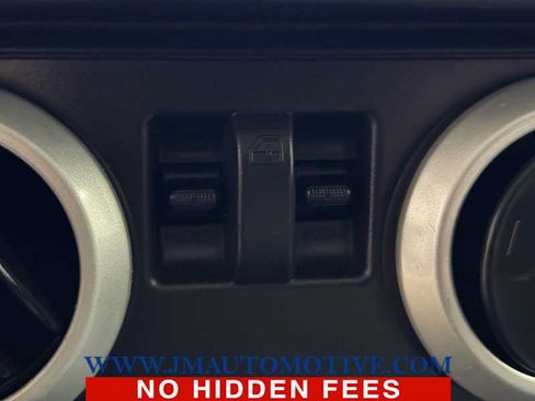 Used 2009 Jeep Wrangler Sahara w/ Dual Top Group AWD/4WD image 33