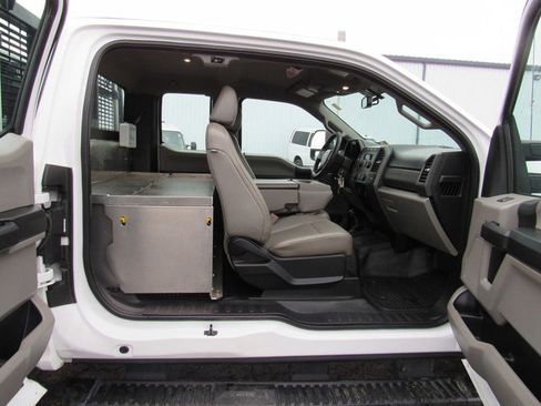 Used 2017 Ford F450 XL w/ Power Equipment Group AWD/4WD image 19