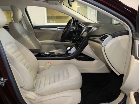 Used 2013 Ford Fusion SE image 24