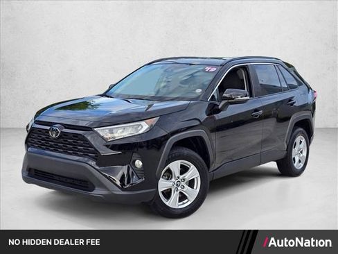 Used 2019 Toyota RAV4 XLE FWD image 1