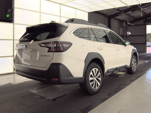 Used 2023 Subaru Outback Premium AWD/4WD image 2