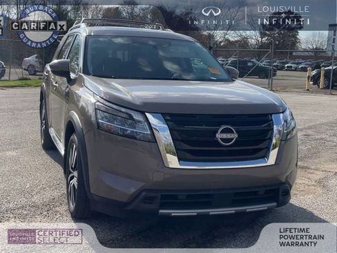 Used 2024 Nissan Pathfinder Platinum w/ Cargo Package image 3