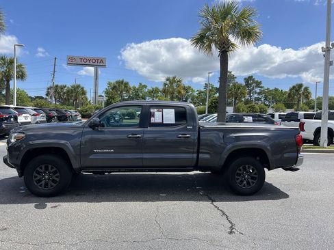 Used 2023 Toyota Tacoma SR5 AWD/4WD image 7