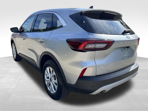 Used 2023 Ford Escape Active w/ Tech Pack #1 AWD/4WD image 9