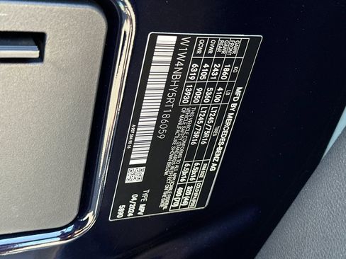 Used 2024 Mercedes-Benz Sprinter 2500 image 34