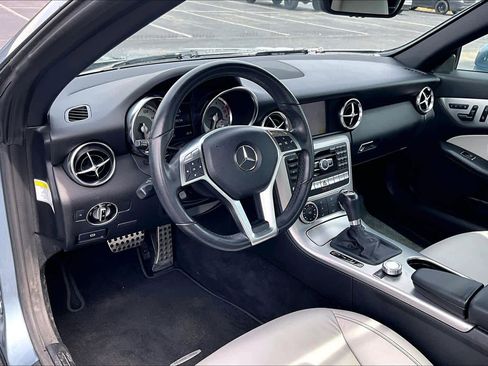 Used 2012 Mercedes-Benz SLK 350 image 18