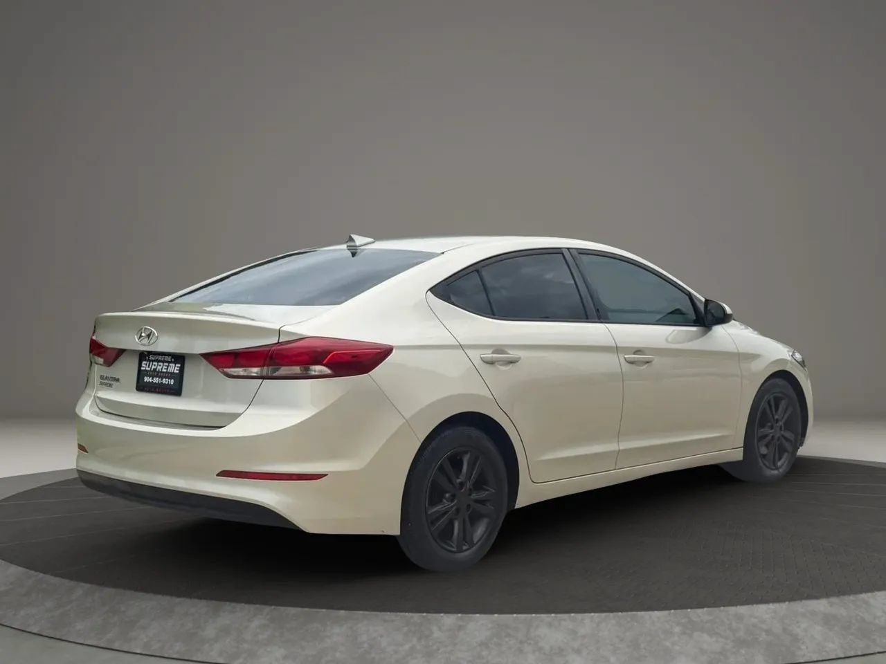 Used 2017 Hyundai Elantra SE FWD image 3