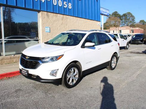 Used 2019 Chevrolet Equinox LT w/ Sun & Navigation Package image 3