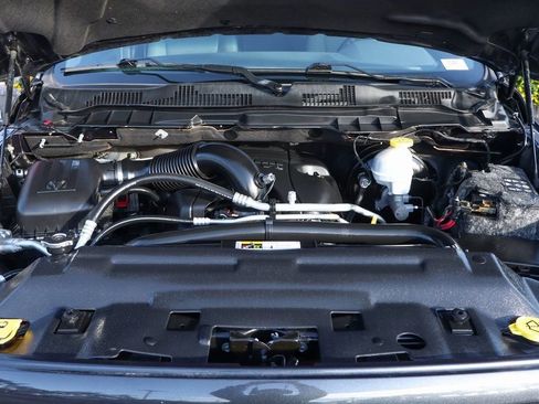 Used 2018 RAM 1500 Express image 13