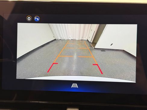 Used 2025 Chevrolet Equinox LT image 16