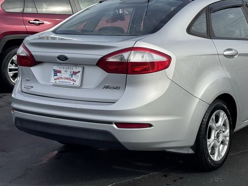 Used 2015 Ford Fiesta SE image 36