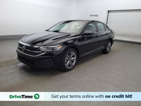 Used 2024 Volkswagen Jetta SE image 1