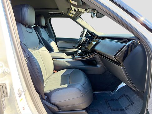 Used 2024 Land Rover Range Rover Sport SE image 16