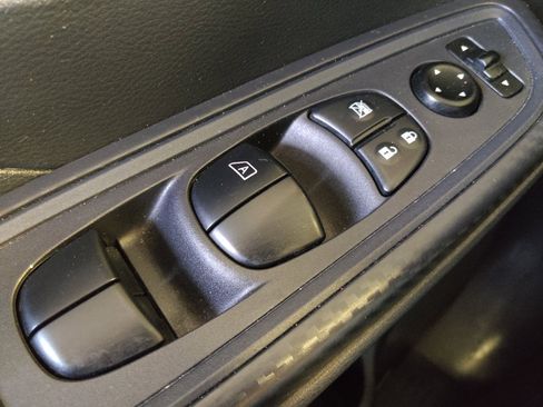 Used 2024 Nissan Versa SV FWD image 27