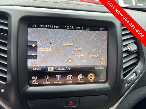 Used 2016 Jeep Cherokee Limited image 12