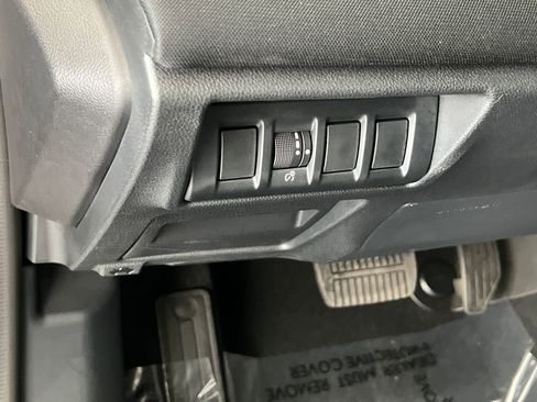 Used 2025 Subaru Outback Premium w/ Popular Package #1A image 34